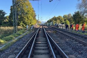 Zug erfasst Bahnmitarbeiter bei Gleisarbeiten.
Foto Bundespolizei