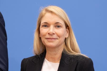 Die EVG stimmte im Aufsichtsrat sogar gegen Berufung der neuen Bahnchefin, Evelyn Palla - aus Protest gegen Rompf. (Archivbild)