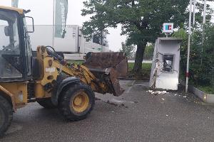 Beschädigter Geldautomat