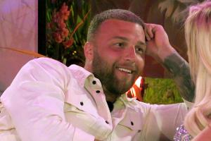 "Love Island VIP"