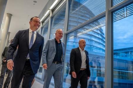 Die Spitzen der Koalitionsfraktionen sind erleichtert über gelungene Richterwahl. 