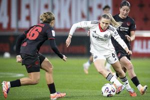 Leverkusen gewinnt Verfolgerduell - HSV erstmals erfolgreich