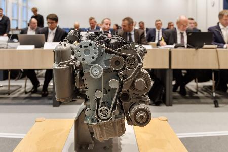 Vor dem OVG Schleswig wurde über die Genehmigung eines VW-Software-Updates in der Motorsteuerung durch das KBA verhandelt.