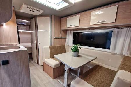 Across Car Premium 780 CDL, Caravan, Sitzgruppe, Küche