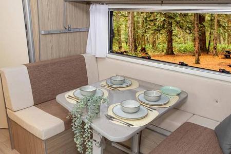 Across Car Premium 780 CDL, Caravan, Dinette