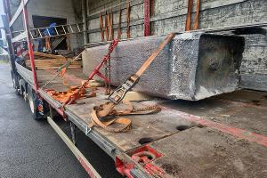 Rollende Stahlwürfel gestoppt