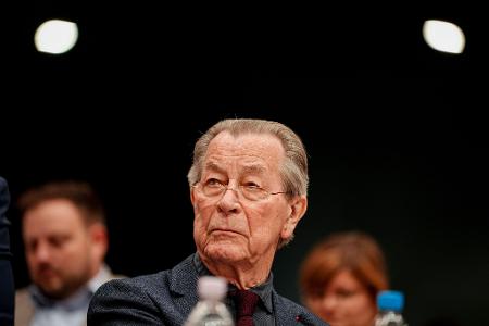 Verlangt von der SPD Mut bei Sozialreformen: der Ex-Parteivorsitzende Franz Müntefering. (Archivbild) Verlangt von der SPD Mut bei Sozialreformen: der Ex-Parteivorsitzende Franz Müntefering. (Archivbild)