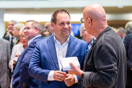 In der Ruhrgebietsstadt Hagen entschied der CDU-Kandidat Dennis Rehbein (l.) die Stichwahl klar für sich.