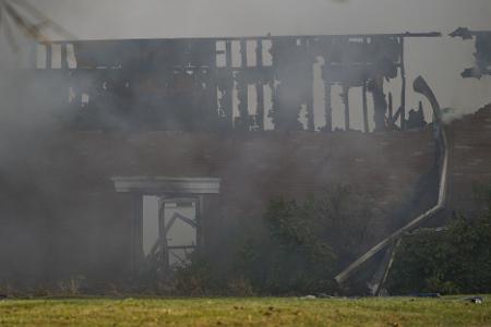 Bei Schüssen und dem Feuer sind Menschen gestorben.