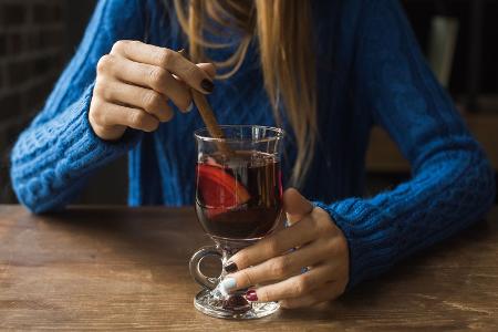 Alkohol wärmt von innen Alkohol wärmt von innen