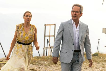 The Iris Affair, Staffel 1, 16. Oktober, WOW