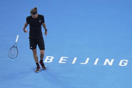 Wut-Ausbruch: Zverev wirft Schläger im China-Open-Viertelfinale gegen Medwedew