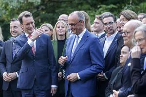 Bundeskanzler Friedrich Merz (CDU) hat die Wahlerfolge der CDU bei den Kommunalwahlen in NRW gelobt.