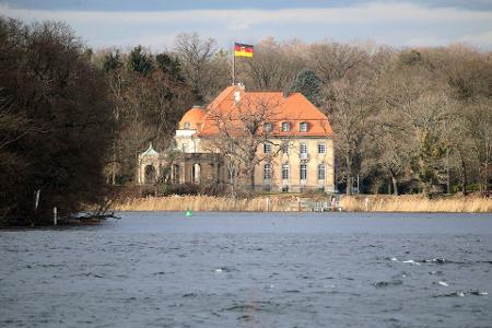 Kabinettsklausur an neuem Ort: eine Villa am See statt ein Schloss auf dem Land. (Archivbild)