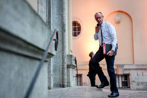Bundeskanzler Friedrich Merz (CDU) sagt, Schnieder gehe es besser. 