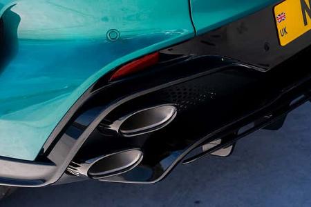 Aston Martin DBX S