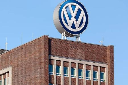 Hochhaus Logo Werk Wolfsburg Verwaltung