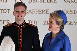 Königin Mathilde ist stolz: Prinz Gabriel als Offizier vereidigt
