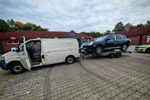Aufnahme des Kleintransporters mit Anhänger und geladenem SUV am Kontrollort