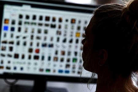 Der Kinderschutzbund fordert mehr Anstrengungen im Kampf gegen Missbrauchsdarstellungen im Internet. (Symbolbild)