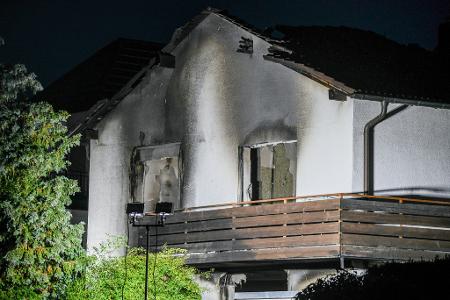 Das Haus brannte aus. 