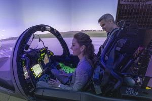 "Geborene Pilotin": Prinzessin Kate macht Looping im Flugsimulator