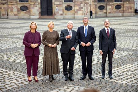 Die Spitzen des Staats sind nach Saarbrücken gereist.