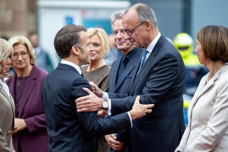 Frankreichs Präsident Emmanuel Macron ist Ehrengast in Saarbrücken.