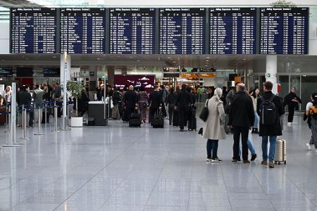 Am Flughafen München sind am Abend erneut Flüge ausgefallen.