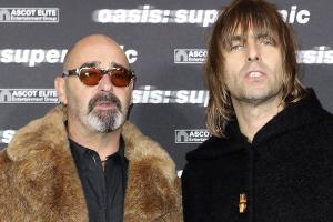Oasis-Gitarrist Paul "Bonehead" Arthurs: Tourpause wegen Prostatakrebs