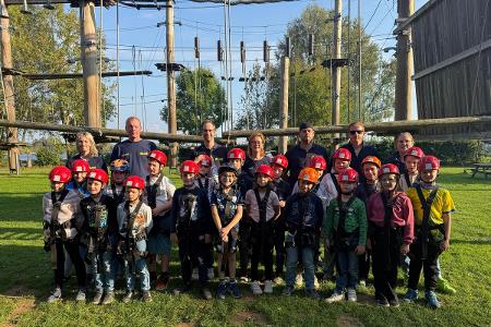 Gruppenbild der Kinderfeuerwehr Xanten im Kletterpark