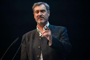 An der Wehrpflicht führt kein Weg vorbei, meint nicht nur der CSU-Chef. 