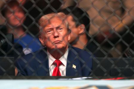 Trump gilt als Fan der Kampfsport-Liga UFC und saß mehrfach selbst im Publikum. (Archivbild) Trump gilt als Fan der Kampfsport-Liga UFC und saß mehrfach selbst im Publikum. (Archivbild)