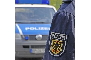 Die Bundespolizei hat nahe Kiefersfelden mehrere offenkundig geschleuste Migranten in Gewahrsam genommen.