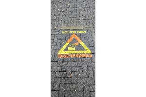 "Augen auf  - Tasche zu!"  -  Polizei warnt vor Taschendieben