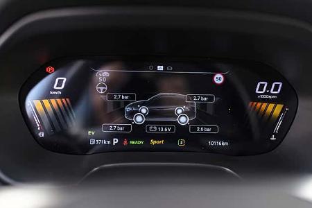 MG ZS Hybrid+, Digitalinstrumente