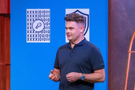 Totaler Systemausfall! IT-Experte blamiert sich in 