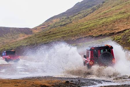 11/2024 Ineos Grenadier Portalachsen Umbau Letech Island