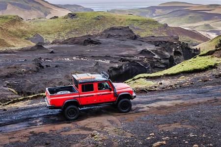 11/2024 Ineos Grenadier Portalachsen Umbau Letech Island