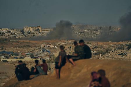 Auch am Montag setzte Israel arabischen Berichten zufolge Angriffe auf den Gazastreifen fort. (Archivbild)