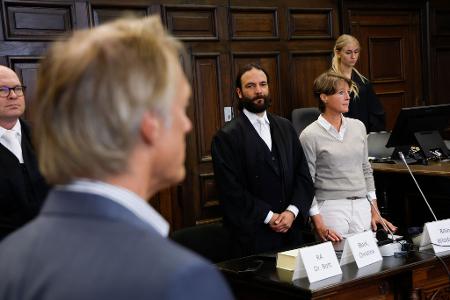 Der Verteidiger von Christina Block wies die Vorwürfe der Nebenklage zurück. Der Verteidiger von Christina Block wies die Vorwürfe der Nebenklage zurück.
