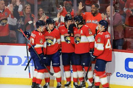 NHL: Blackhawks verlieren Saisonstart ohne Reichel