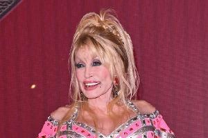 Für kranke Sängerin: Dolly Partons Schwester bittet um Gebete
