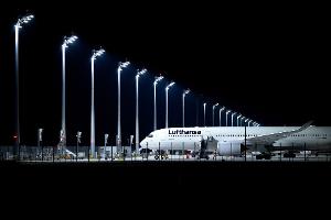 Zahlreiche Lufthansa-Jets könnten wegen eines Piloten-Streiks am Boden bleiben. 
