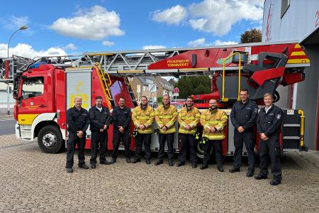 Feuerwehr Tönisvorst: neu ausgebildete Drehleitermaschinisten