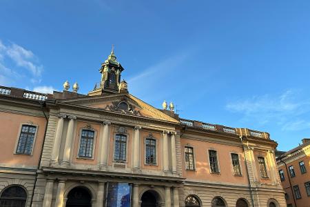 In der Schwedischen Akademie in Stockholm entscheidet sich, wer den diesjährigen Literaturnobelpreis bekommt. (Archivbild)