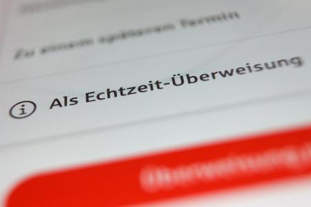 Innerhalb von Sekunden ist das Geld von einem aufs andere Konto überwiesen. (Symbolbild) Innerhalb von Sekunden ist das Geld von einem aufs andere Konto überwiesen. (Symbolbild)