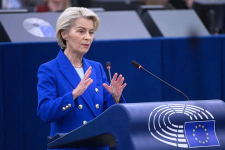 EU-Kommissionspräsidentin Ursula von der Leyen hatte sich bereits im Juli einem Misstrauensvotum stellen müssen. (Archivbild) EU-Kommissionspräsidentin Ursula von der Leyen hatte sich bereits im Juli einem Misstrauensvotum stellen müssen. (Archivbild)