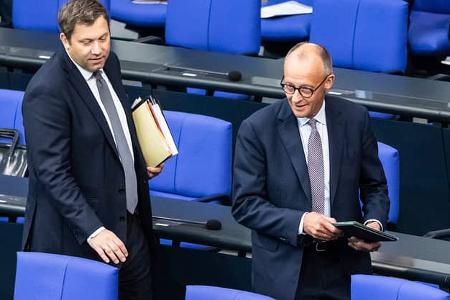 Bundeskanzler Friedrich Merz bei seiner Rede zur Generaldebatte im Bundestag.