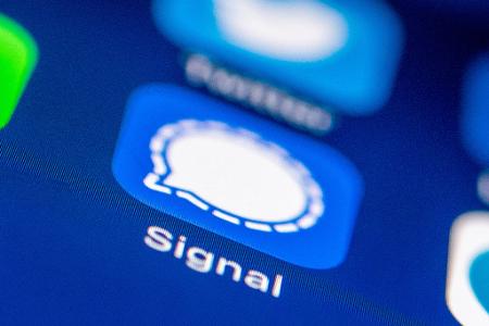 Signal hatte mit einem Rückzug aus Europa gedroht, wenn in der EU Chatkontrolle eingeführt wird. Signal hatte mit einem Rückzug aus Europa gedroht, wenn in der EU Chatkontrolle eingeführt wird.